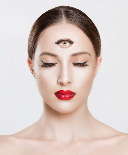 troisieme oeil femme